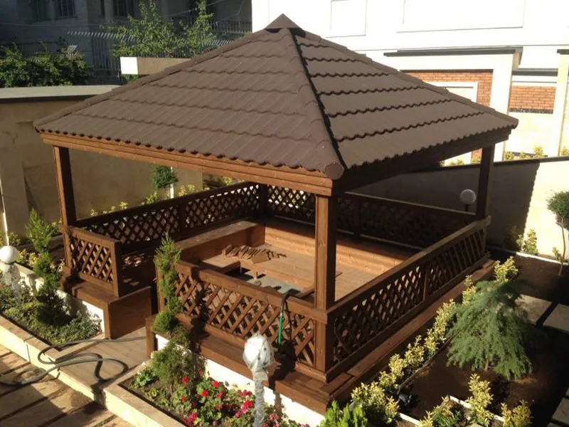 شیب سقف آلاچیق چوبی